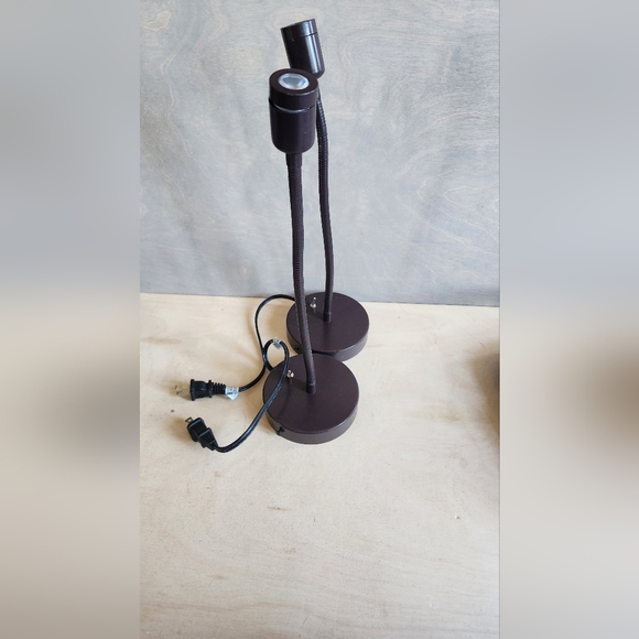 Wall Mounted Plug In Adjustable Reading Lamp - Picture 10 of 10